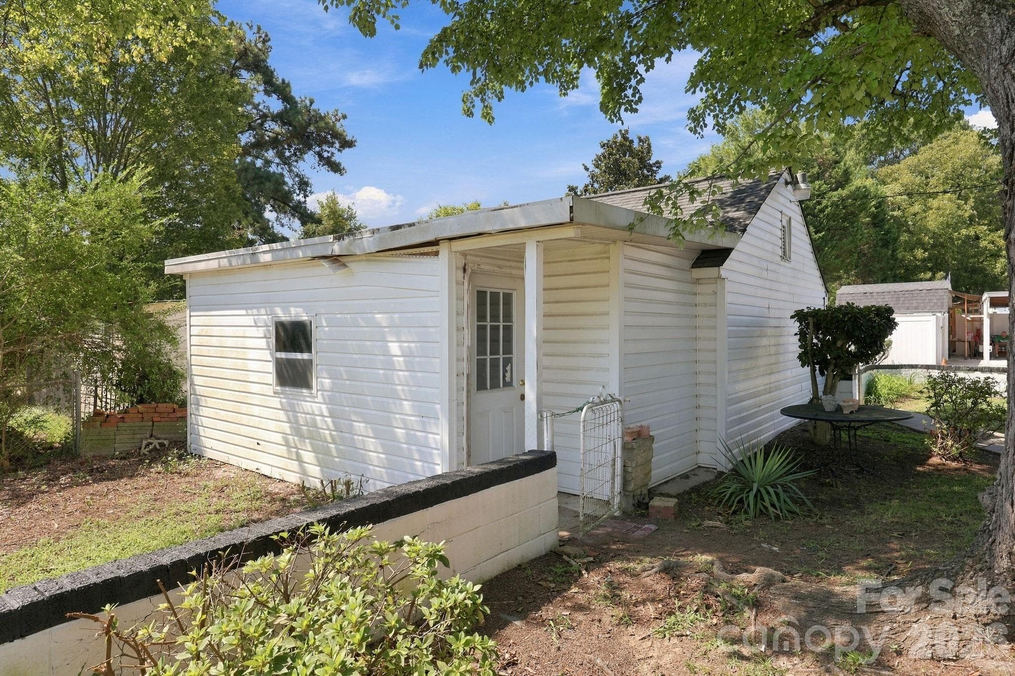 Detached garage with storage - 1200 Central Drive, Kannapolis