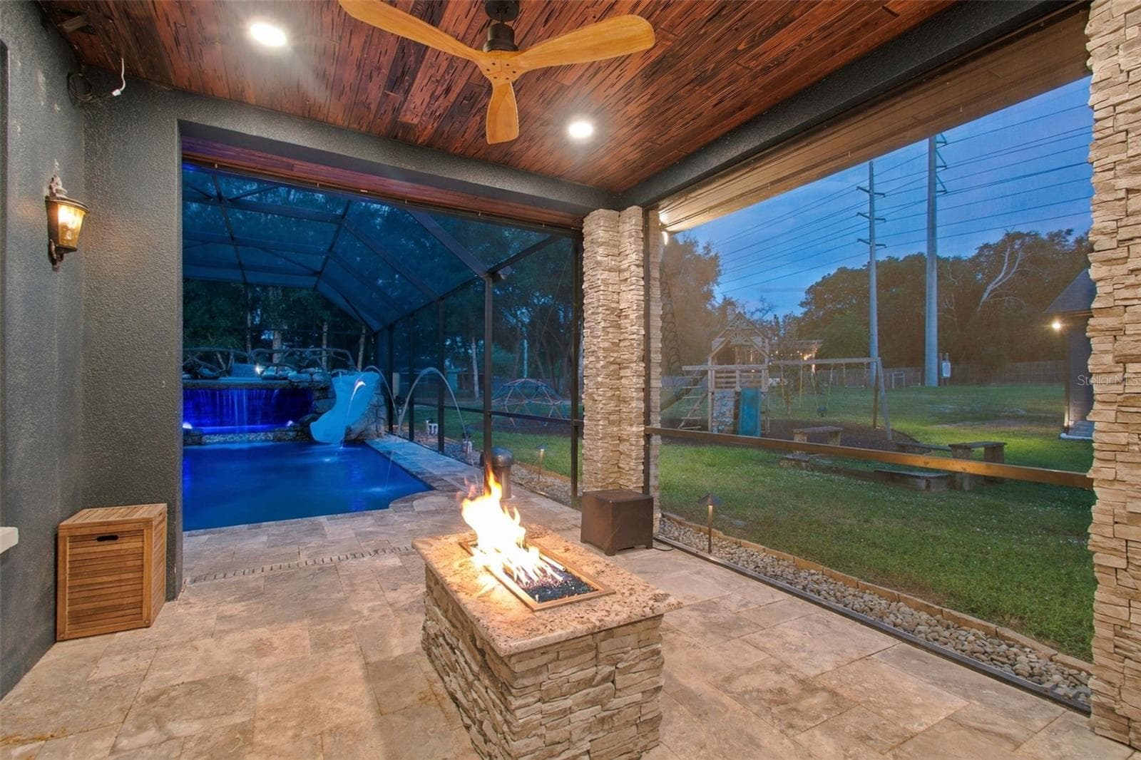 WOW THAT FIREPIT REALLY GLOWS - 14122 CHESTERFIELD TRL, HUDSON