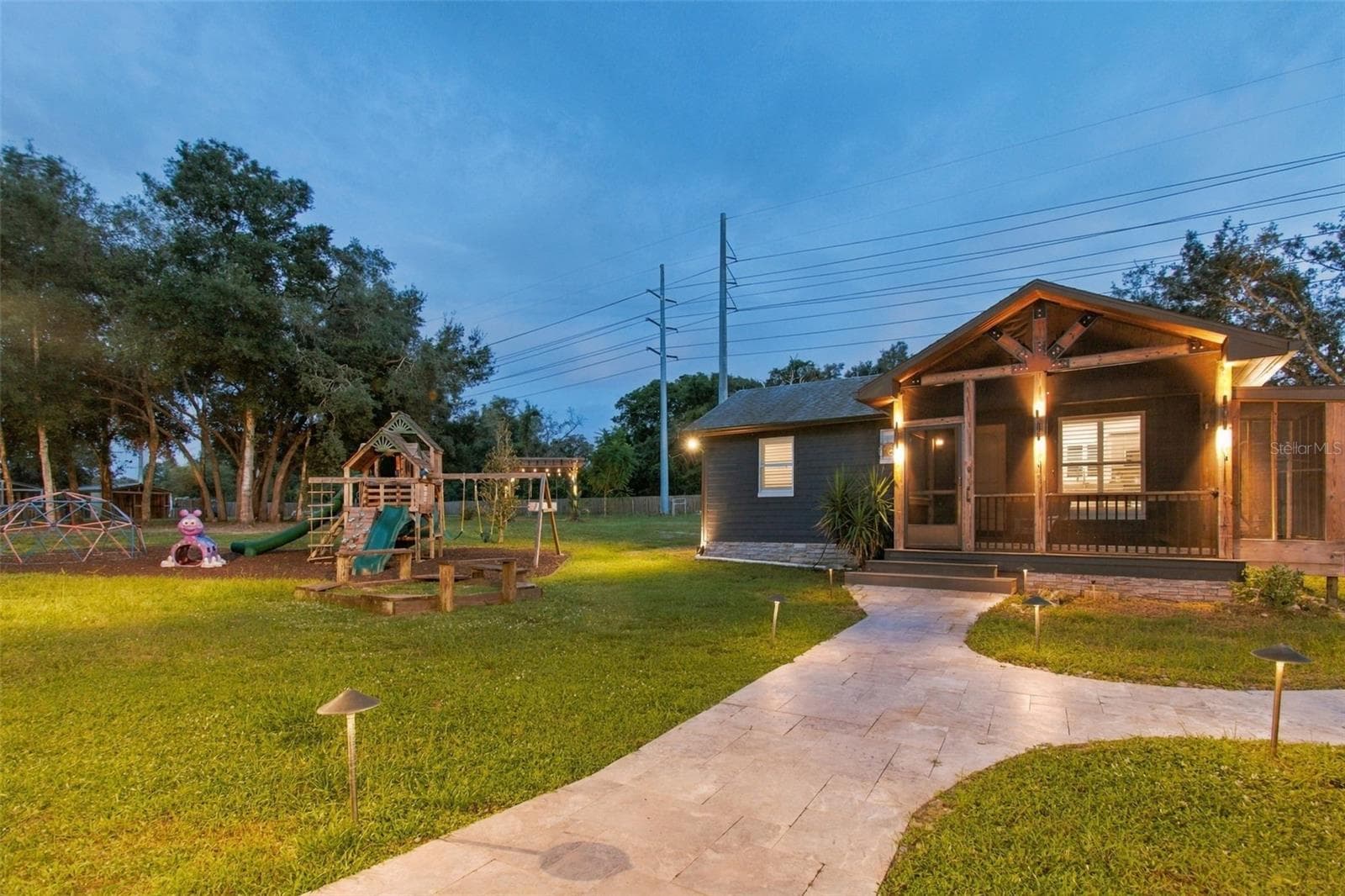 GUEST COTTAGE AND PLAYGROUND - 14122 CHESTERFIELD TRL, HUDSON