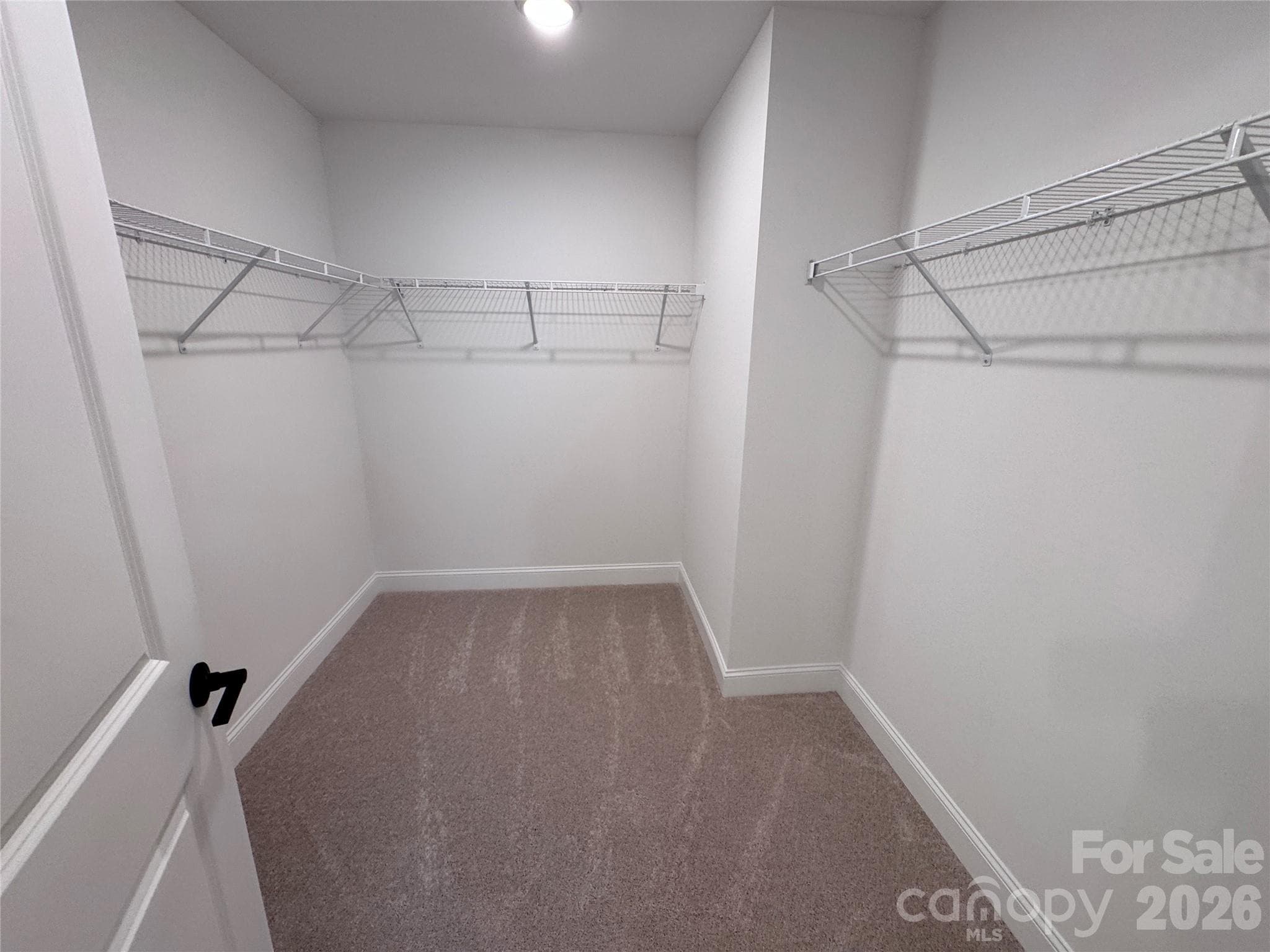 Walk in Closet - Monroe