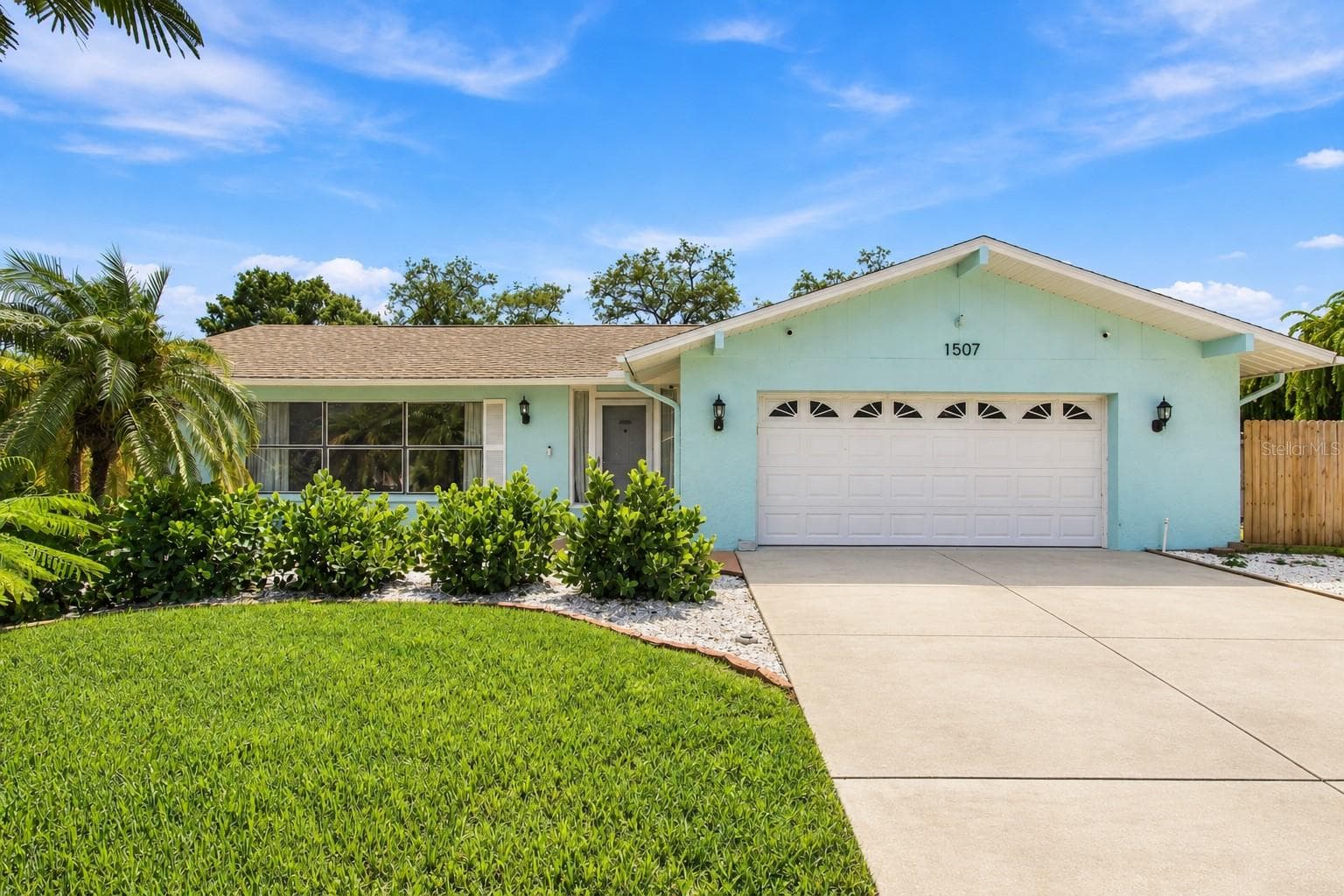 1507 POINSETTIA AVE