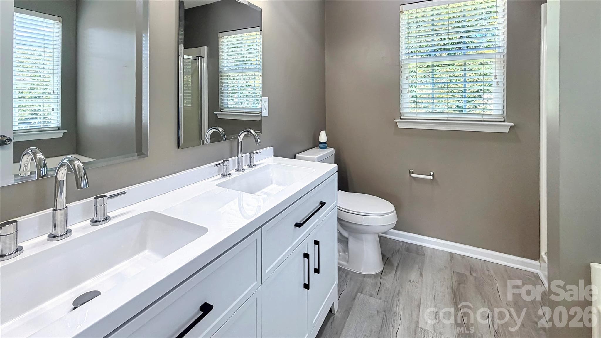 Single Family Residence at 9334 Arbor Creek Drive, Charlotte, photo 2 of 21