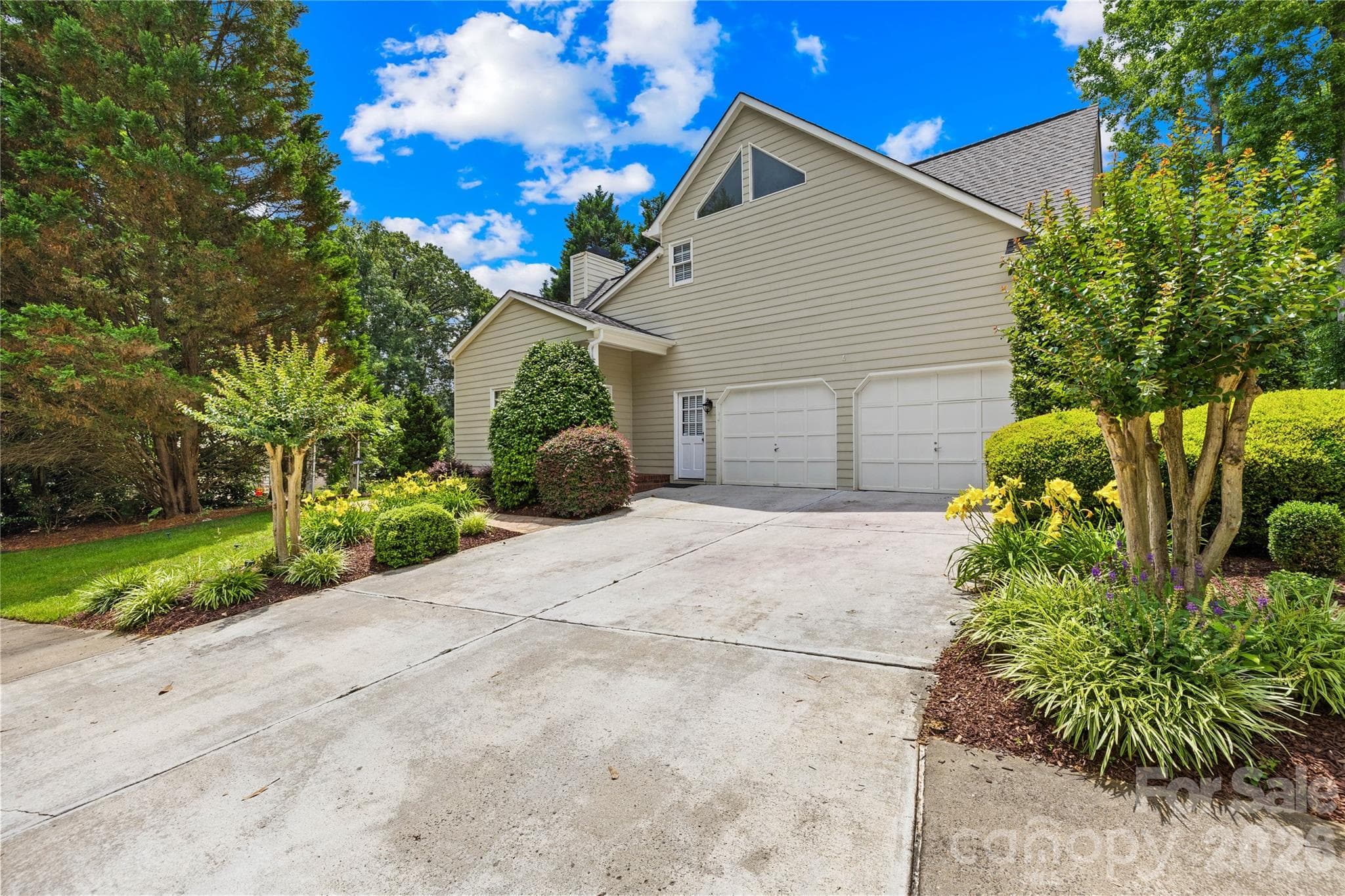 Single Family Residence at 9514 Hayenridge Court, Huntersville, photo 5 of 48