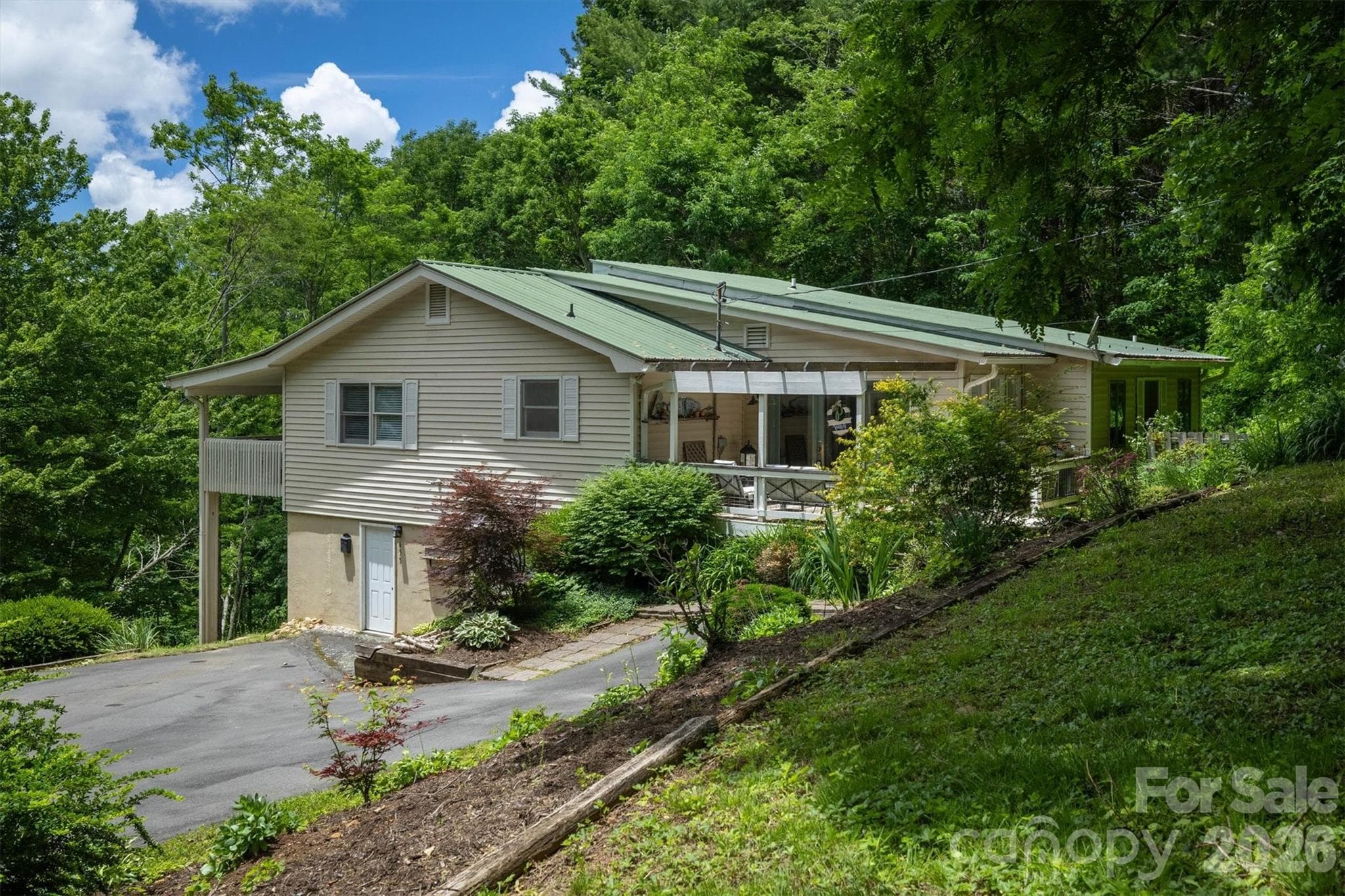 665 Will Robbins Lane