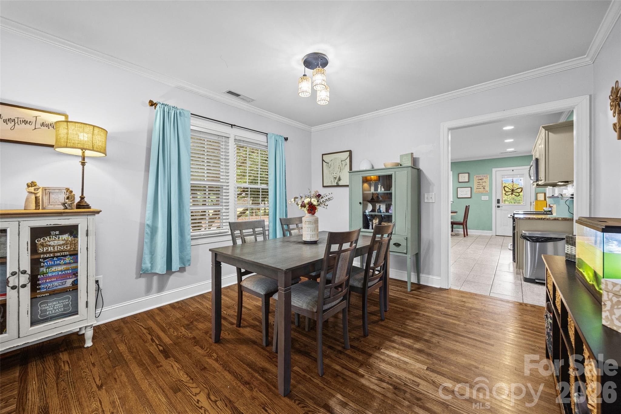 Dining Area - 5517 E Highway 218 Highway, Monroe