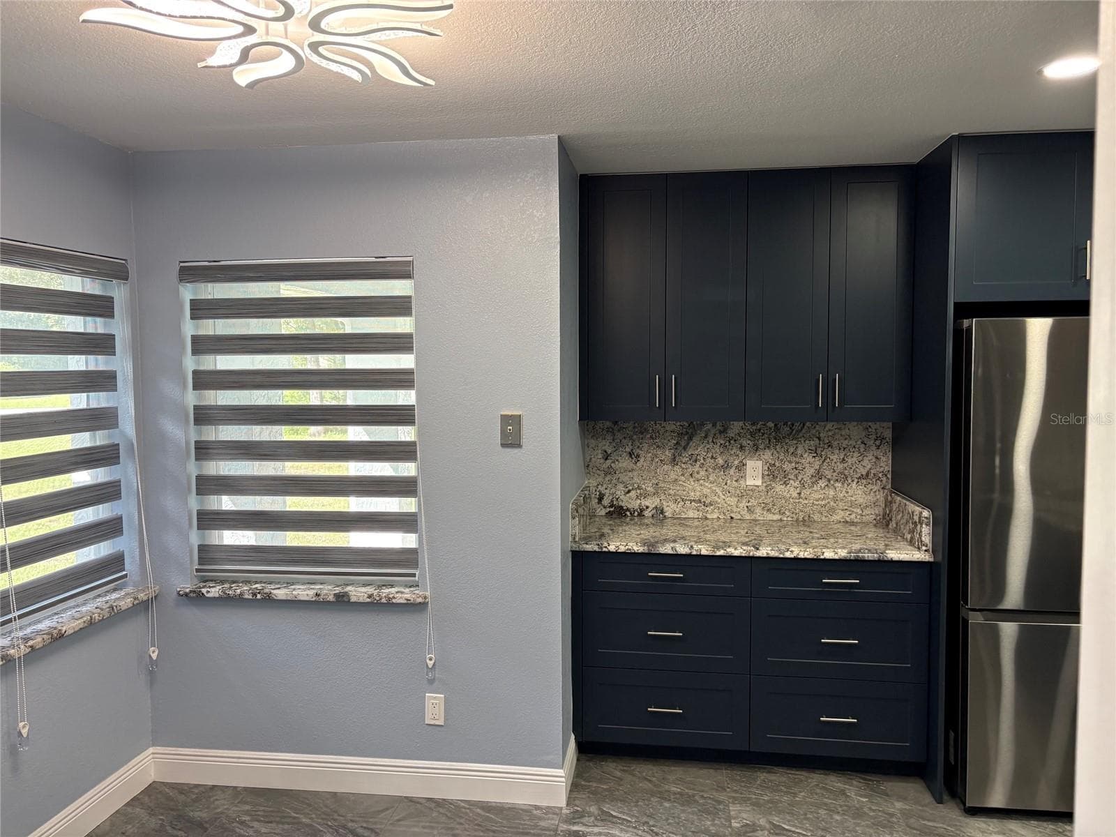 Breakfast area in Kitchen with coffee bar - 19005 SW 98TH LOOP, DUNNELLON