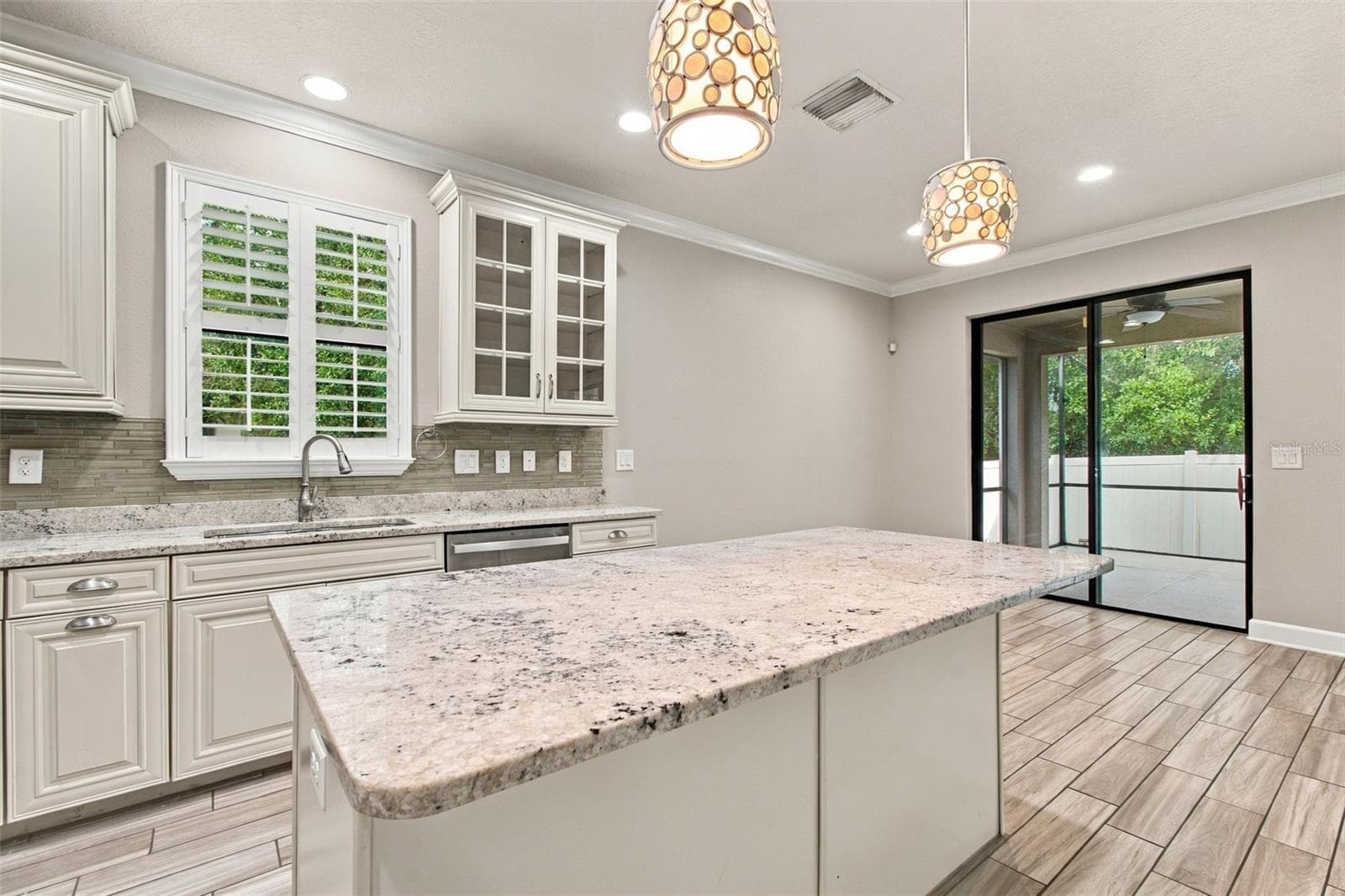 Kitchen - 8021 WHITETAIL DEER WAY, TAMPA
