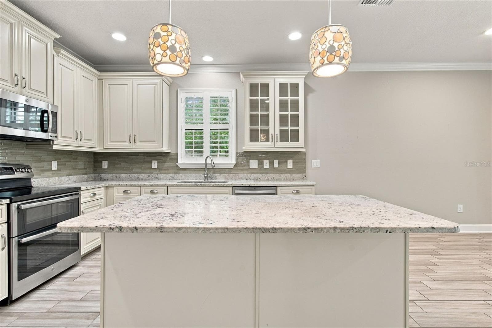 Kitchen - 8021 WHITETAIL DEER WAY, TAMPA