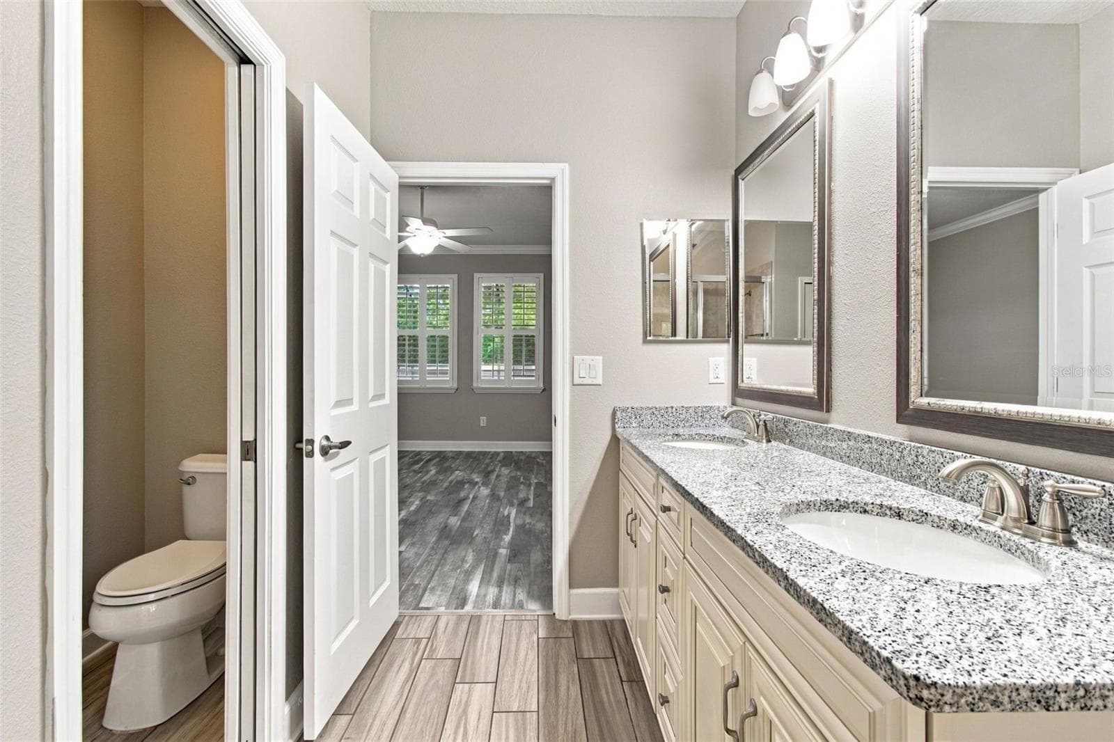 Primary Bathroom - 8021 WHITETAIL DEER WAY, TAMPA