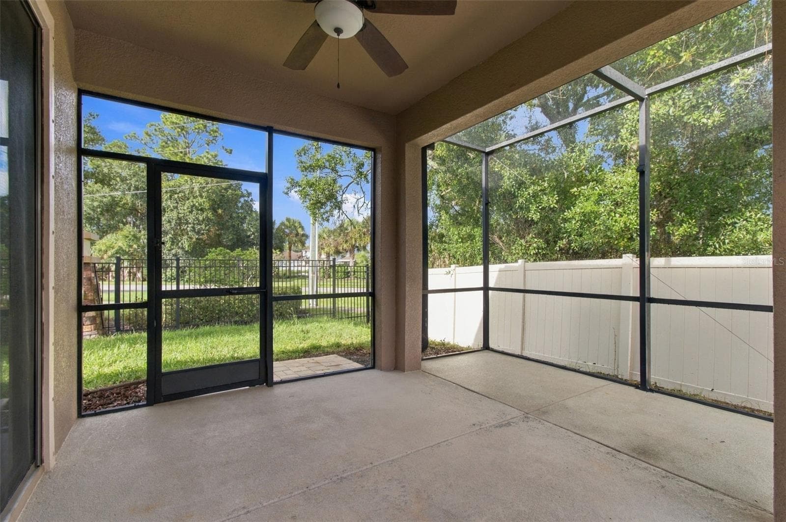 Screened Lanai - 8021 WHITETAIL DEER WAY, TAMPA