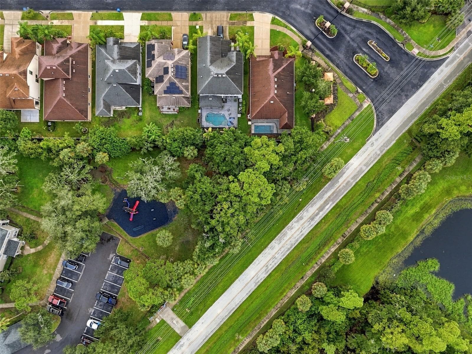 Single Family Residence at 8021 WHITETAIL DEER WAY, TAMPA, photo 38 of 40