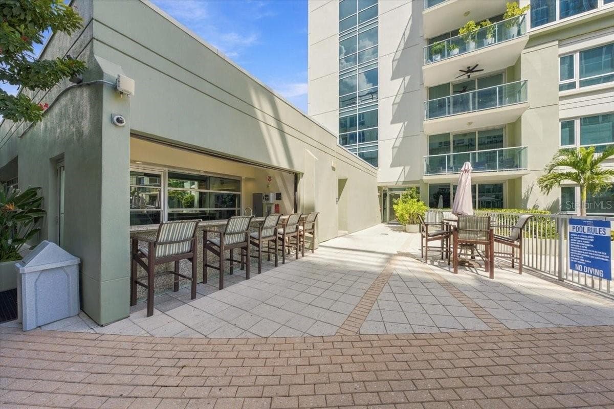Dedicated social spaces provide convenient options for gatherings. - 111 N 12TH ST #1704, TAMPA