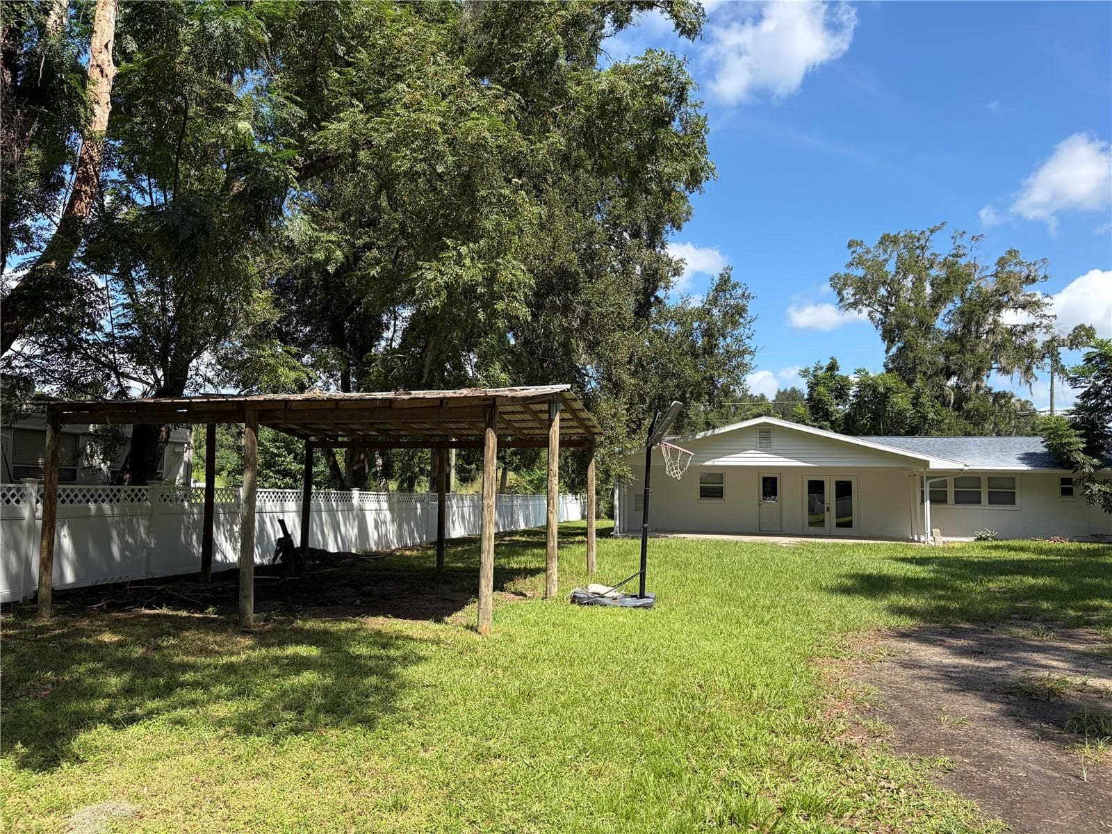 Pavillion/ pole barn - 4651 SE 135TH PL, SUMMERFIELD