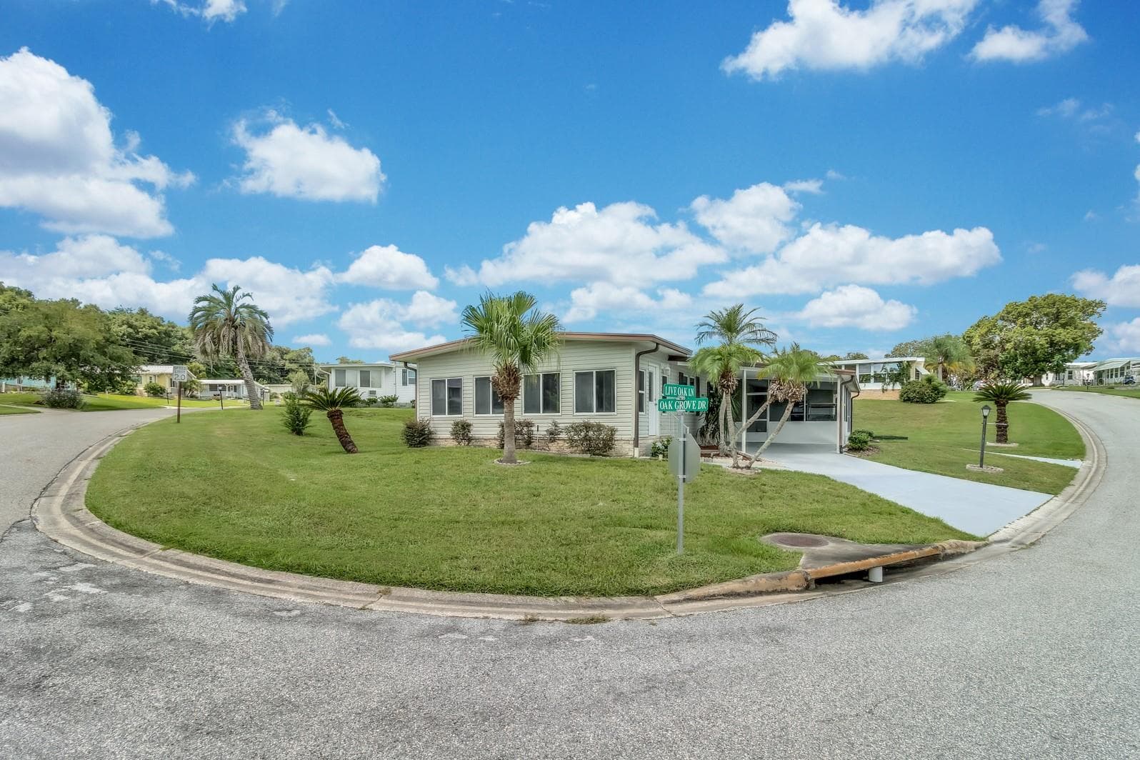 Mobile Home at 2002 LIVE OAK LN #14, ZELLWOOD, photo 2 of 40