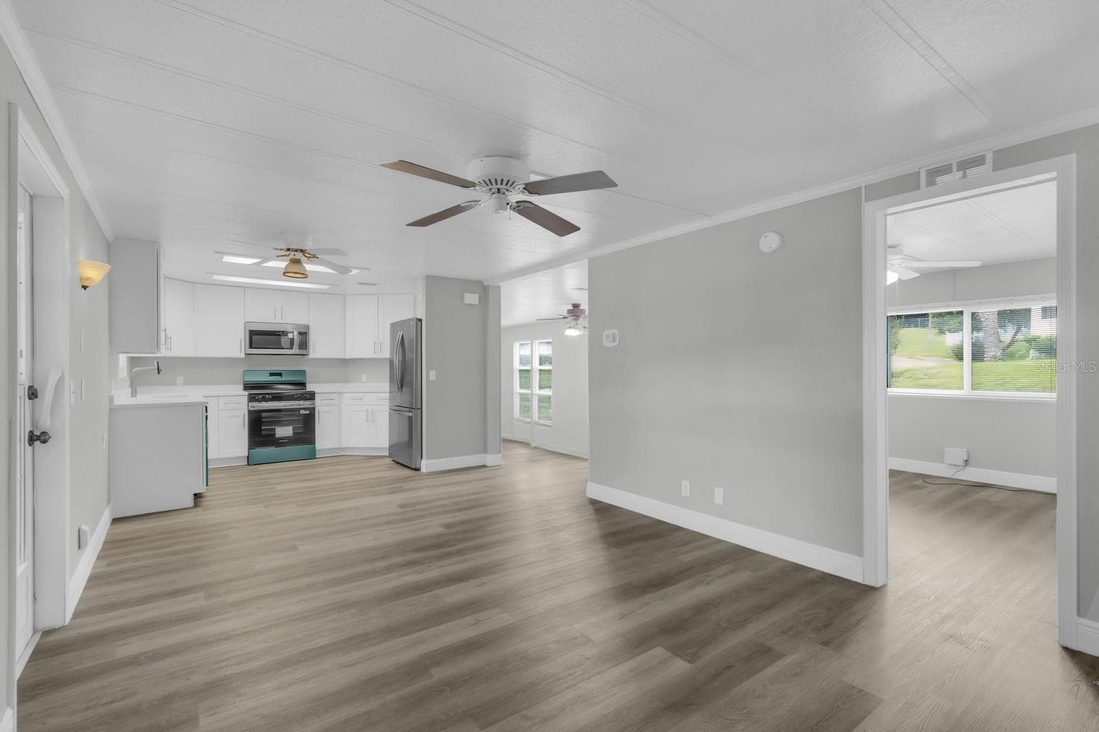 Mobile Home at 2002 LIVE OAK LN #14, ZELLWOOD, photo 13 of 40