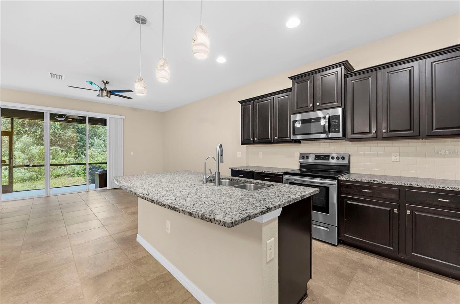 Townhouse at 2399 MIDNIGHT PEARL DR, SARASOTA, photo 19 of 46