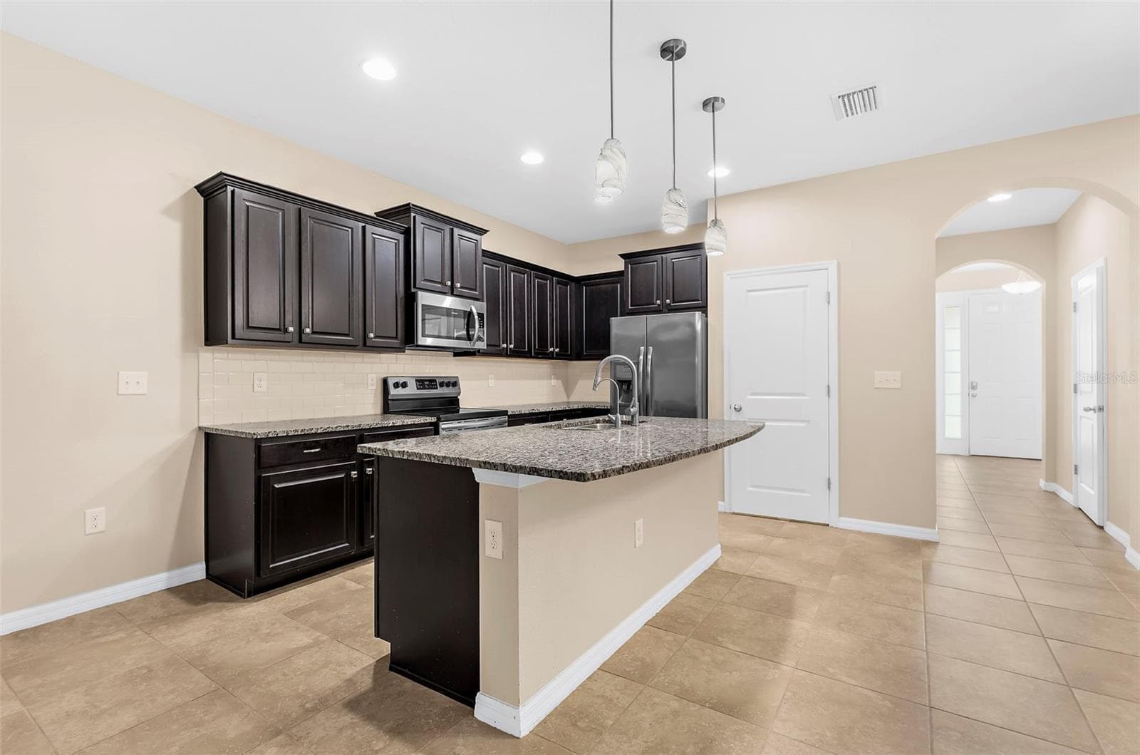 Townhouse at 2399 MIDNIGHT PEARL DR, SARASOTA, photo 20 of 46