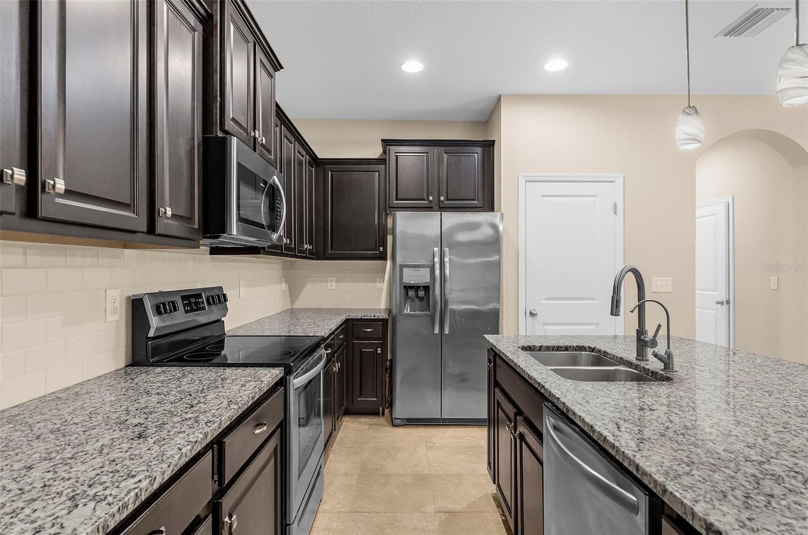 Townhouse at 2399 MIDNIGHT PEARL DR, SARASOTA, photo 21 of 46