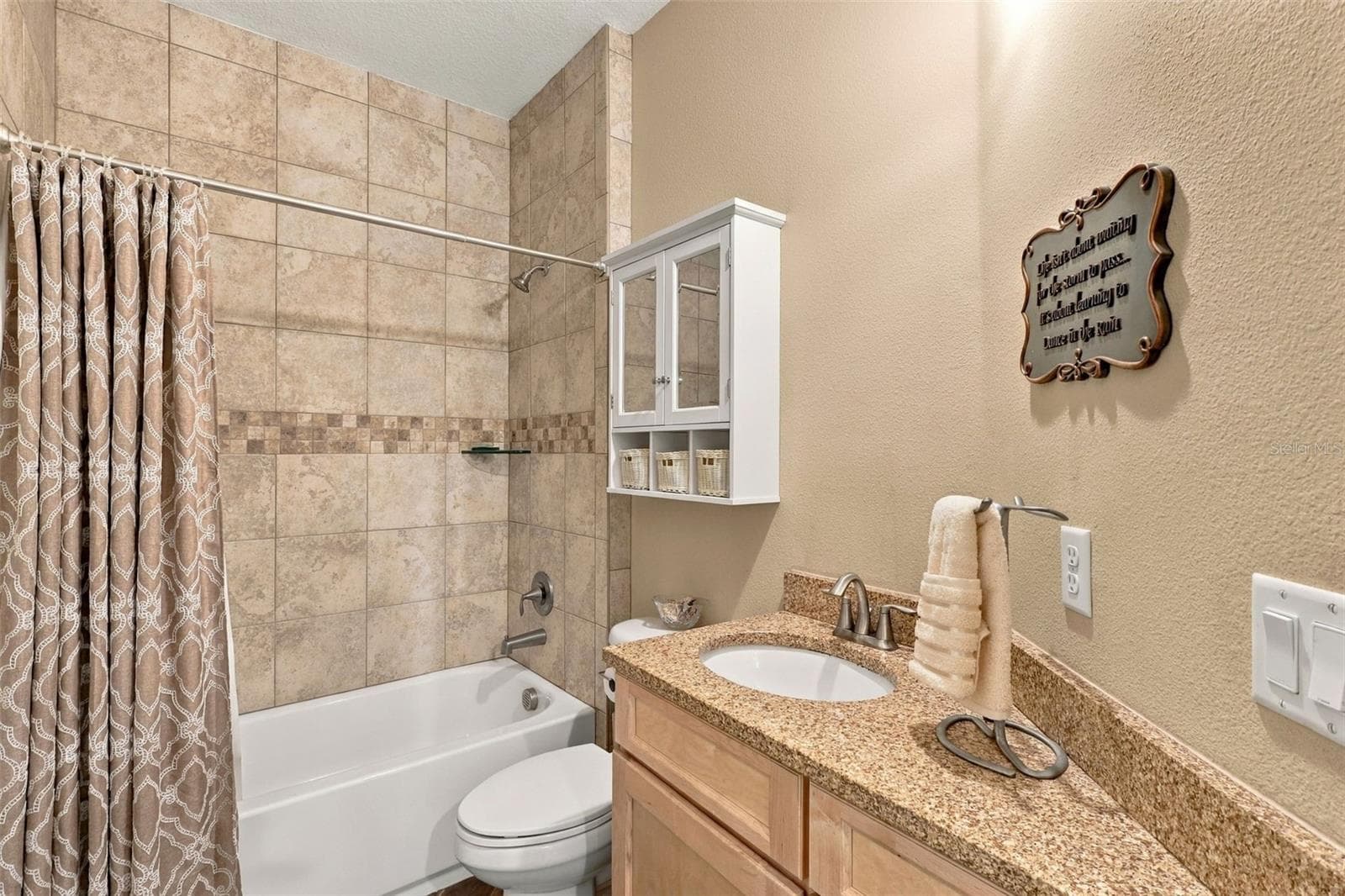 FULL BATH 1ST FLOOR - 1806 GLENWOOD OAKS LN, DELAND