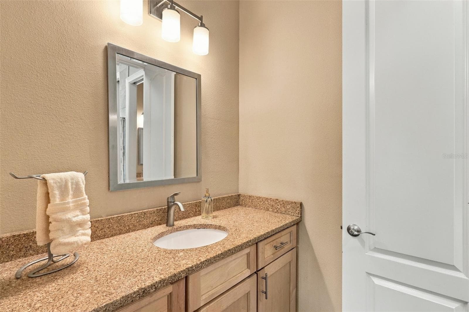 JACK N JILL BATHROOM - 1806 GLENWOOD OAKS LN, DELAND