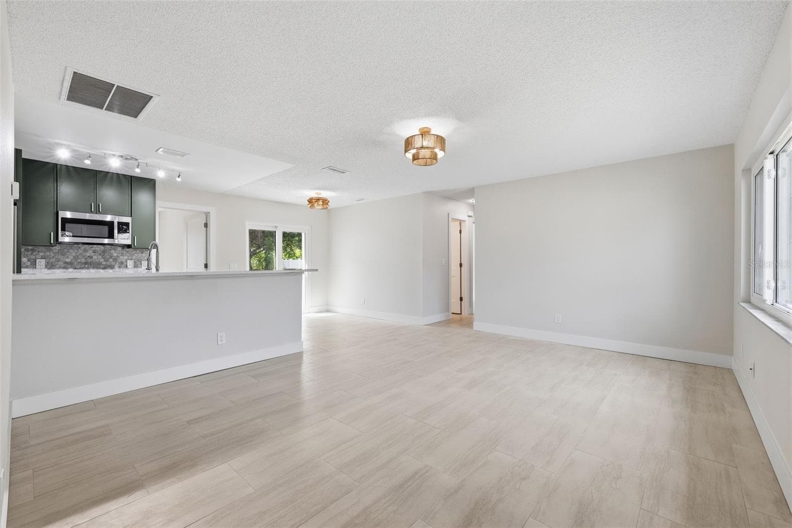Single Family Residence at 2714 MARY SUE ST SW, LARGO, photo 5 of 43