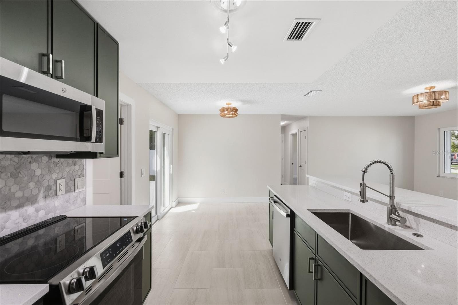 Single Family Residence at 2714 MARY SUE ST SW, LARGO, photo 12 of 43