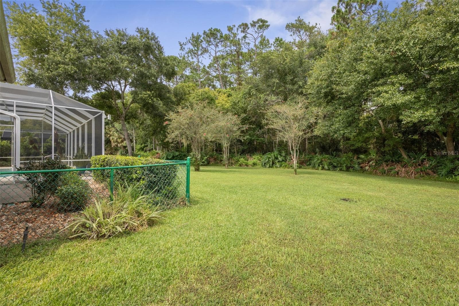 Fenced area for gardening - 47 CAMBRIDGE TRCE, ORMOND BEACH