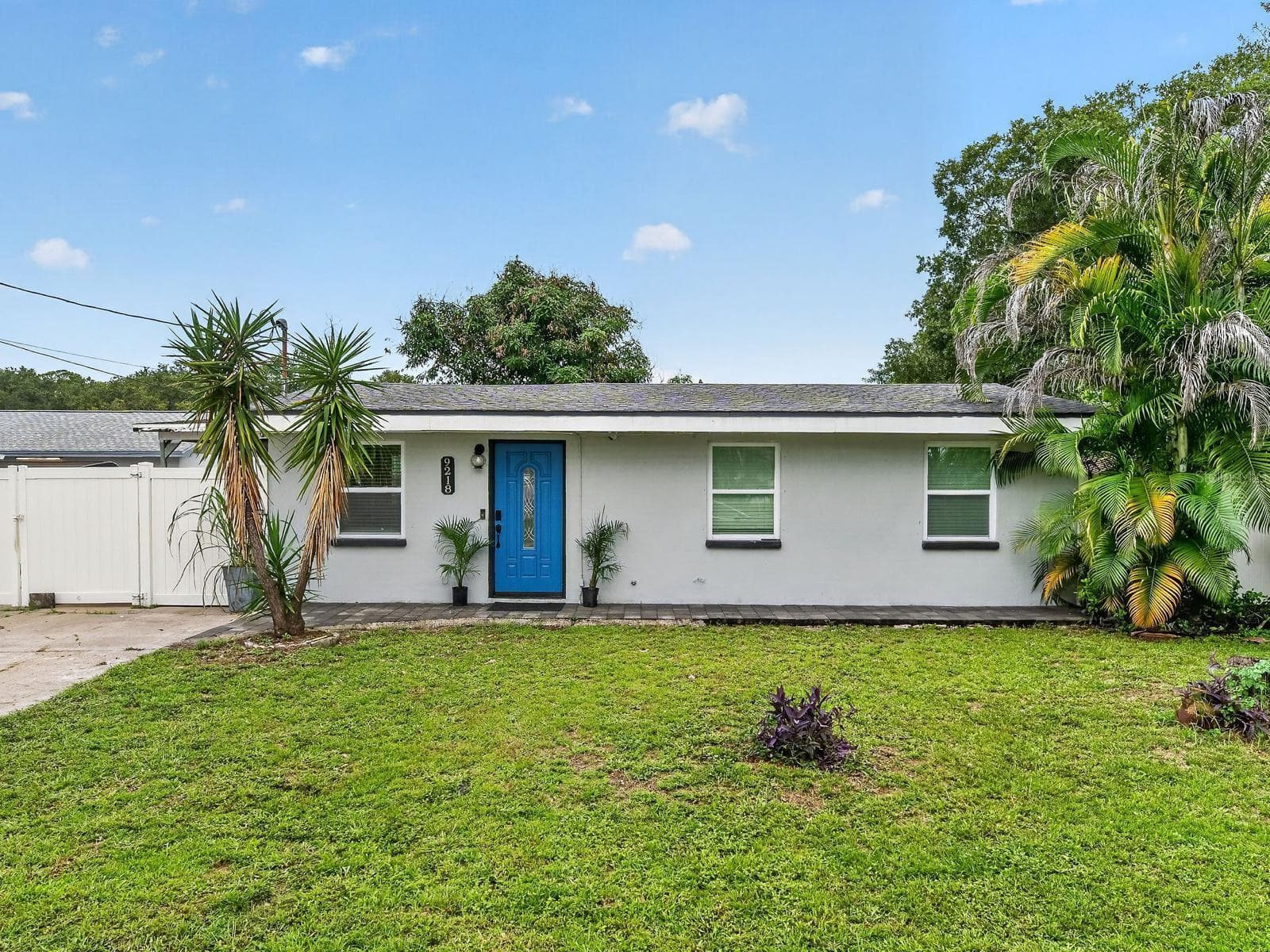 Single Family Residence at 9218 W ROBSON ST, TAMPA, photo 2 of 25
