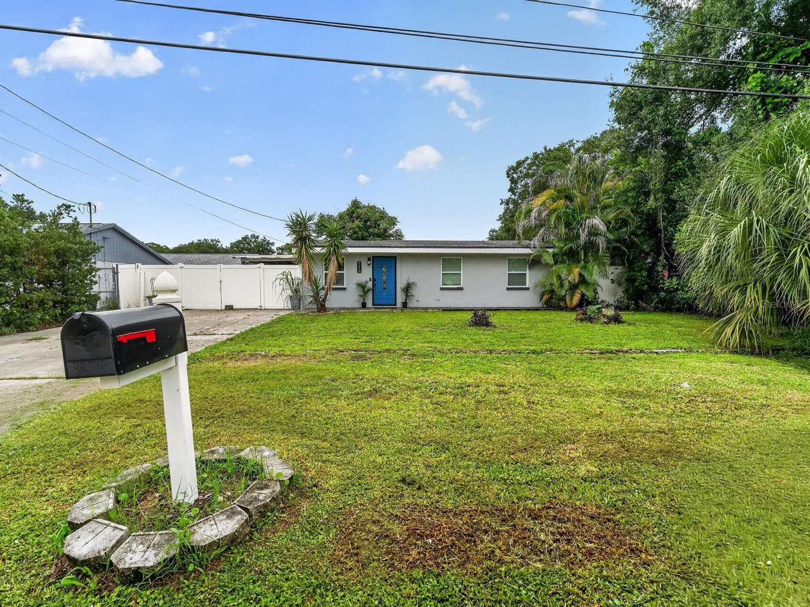 Single Family Residence at 9218 W ROBSON ST, TAMPA, photo 3 of 25