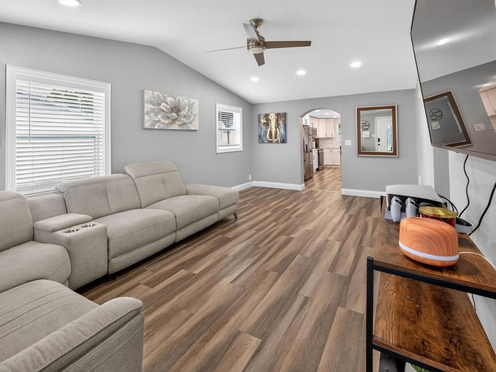 Single Family Residence at 9218 W ROBSON ST, TAMPA, photo 5 of 25