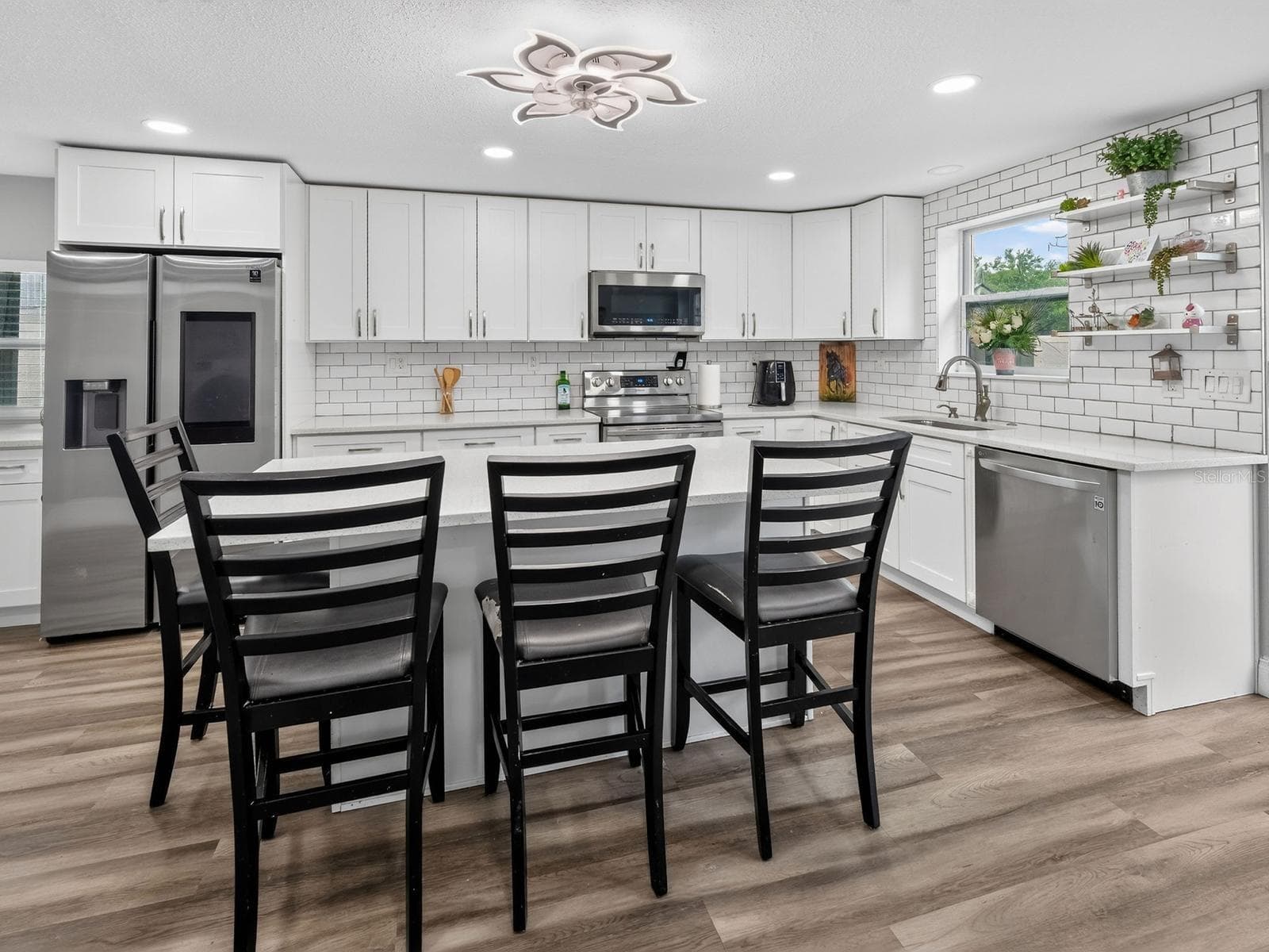 Single Family Residence at 9218 W ROBSON ST, TAMPA, photo 7 of 25