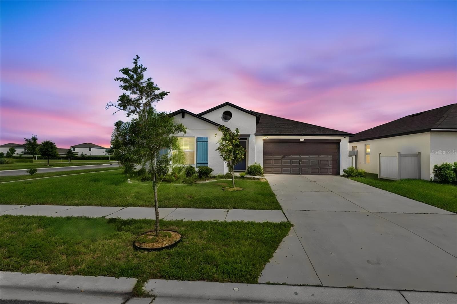 5404 BLUE AZURE DR
