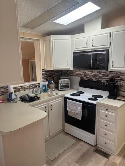 Manufactured Home at 9000 US HWY 192 #649, CLERMONT, photo 2 of 13