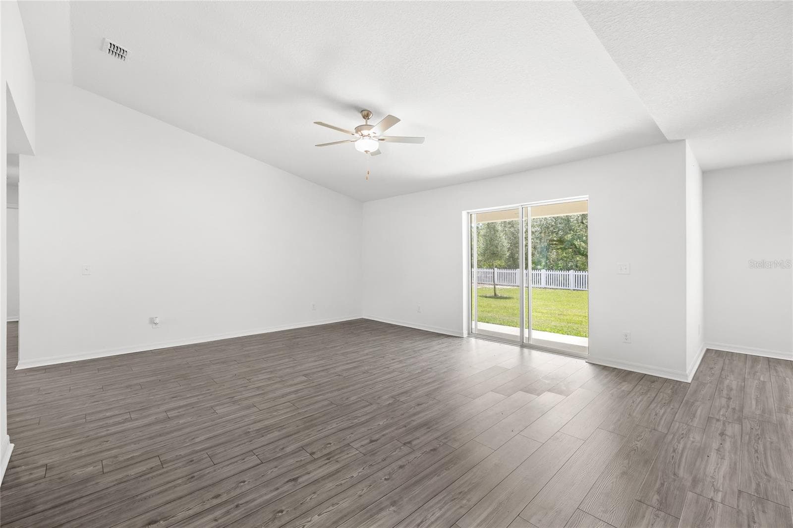 Single Family Residence at 318 BOWFIN CT, POINCIANA, photo 16 of 43
