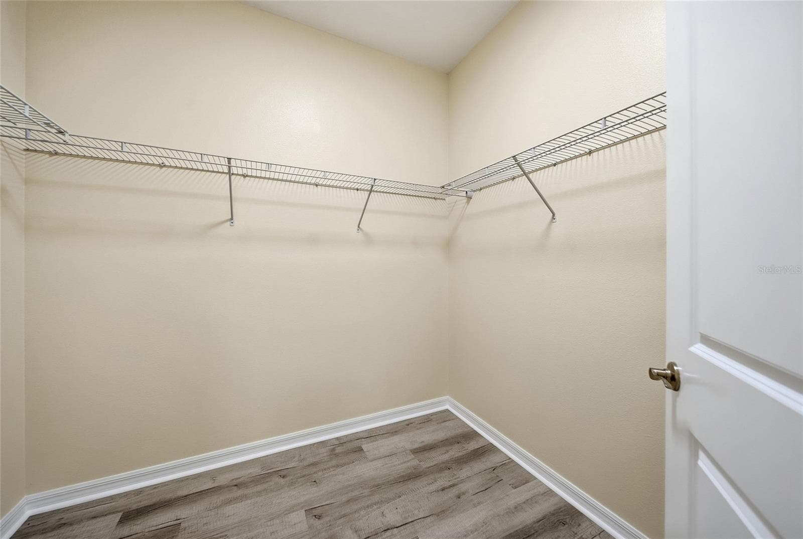 Single Family Residence at 12542 CANDLEBERRY CIR, TAMPA, photo 10 of 47