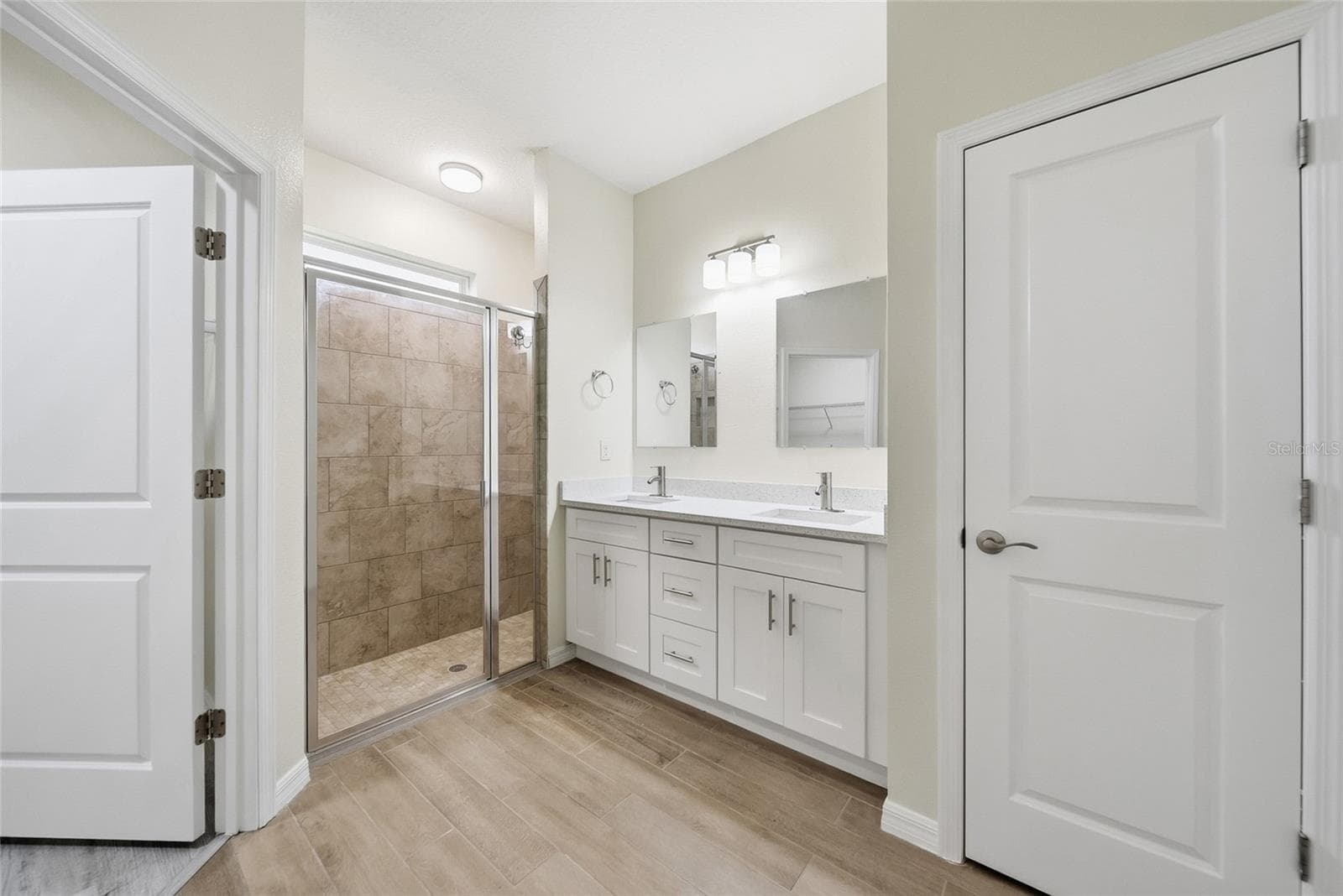 Single Family Residence at 12542 CANDLEBERRY CIR, TAMPA, photo 12 of 47
