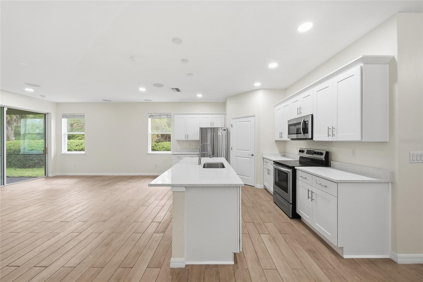 Single Family Residence at 12542 CANDLEBERRY CIR, TAMPA, photo 29 of 47