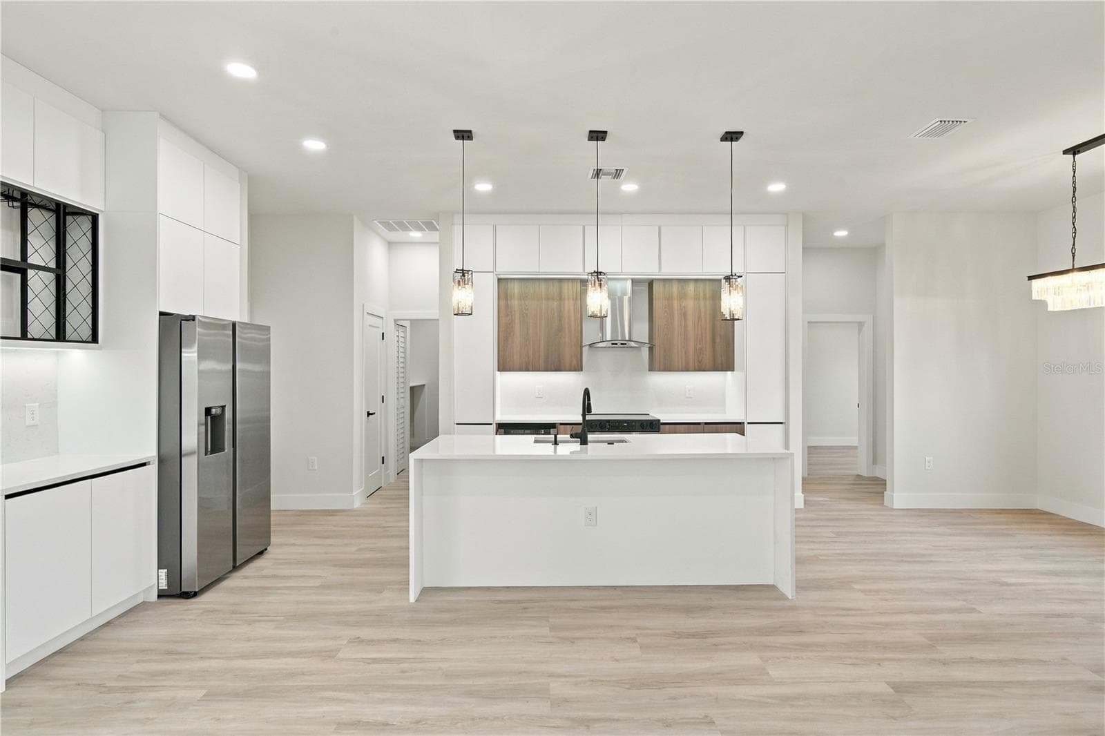 Gourmet Kitchen - 7511 BLUTTER RD, NORTH PORT