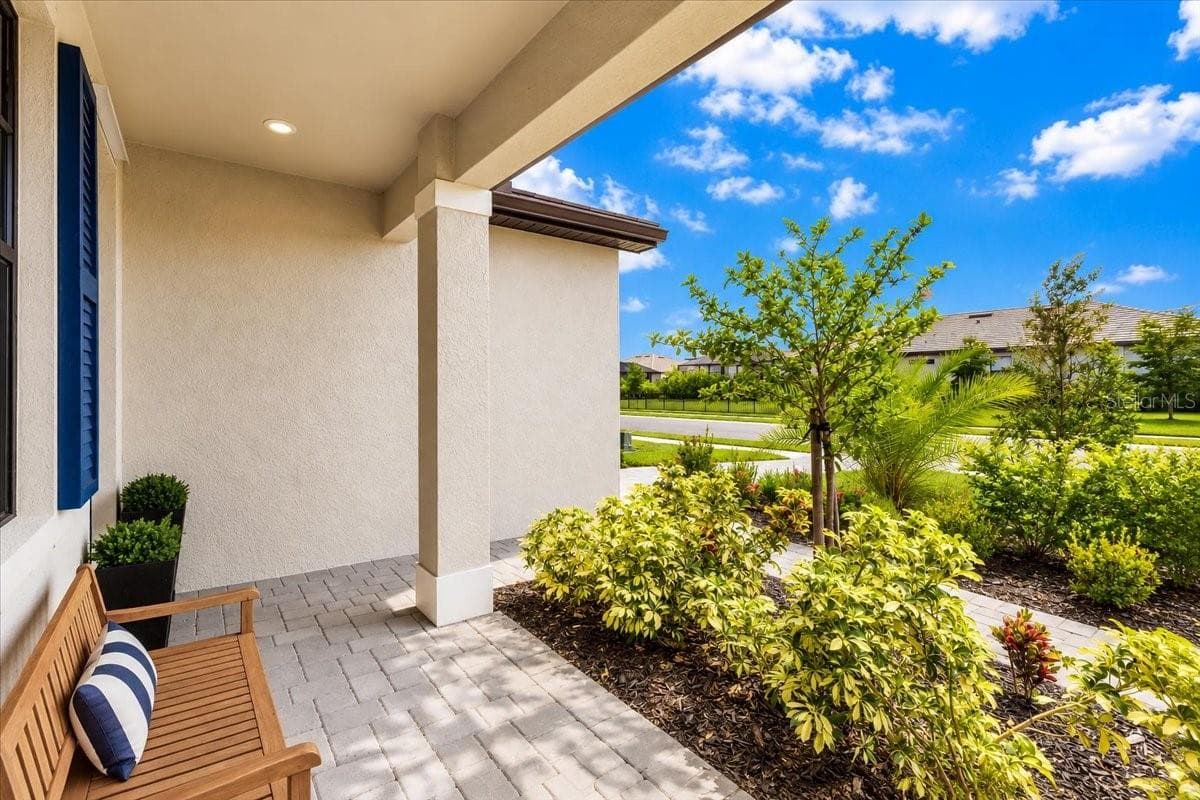Single Family Residence at 5026 SARATOGA SPRINGS RUN, BRADENTON, photo 12 of 98