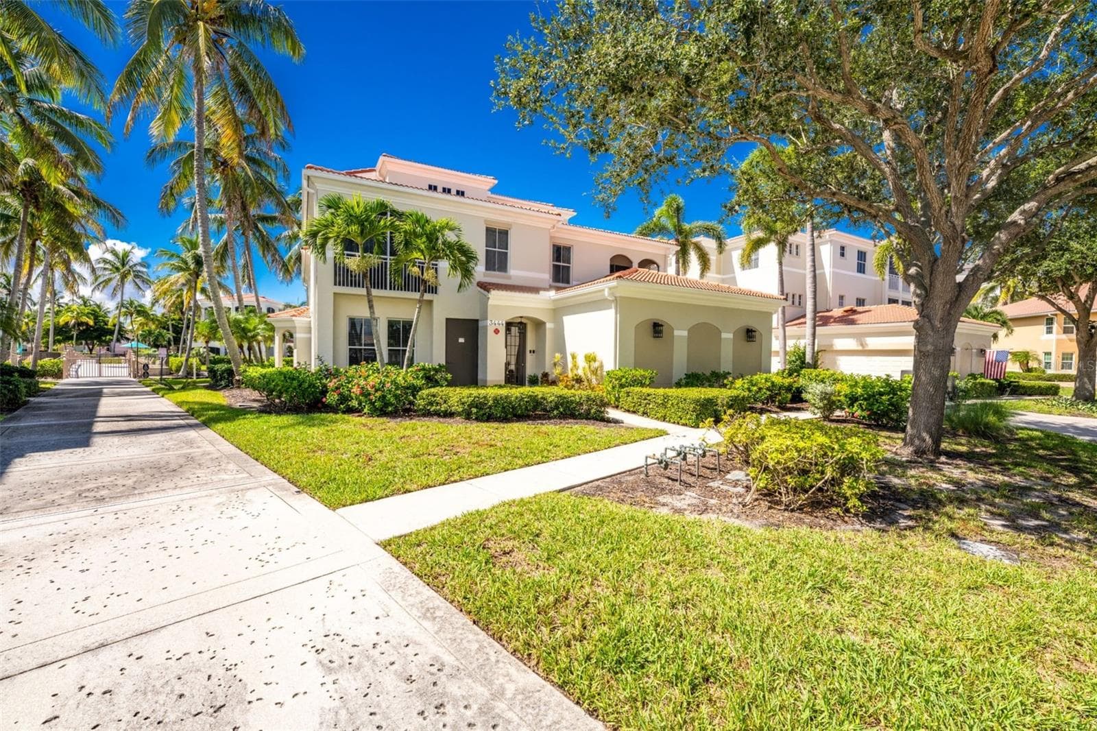3444 SUNSET KEY CIR #102