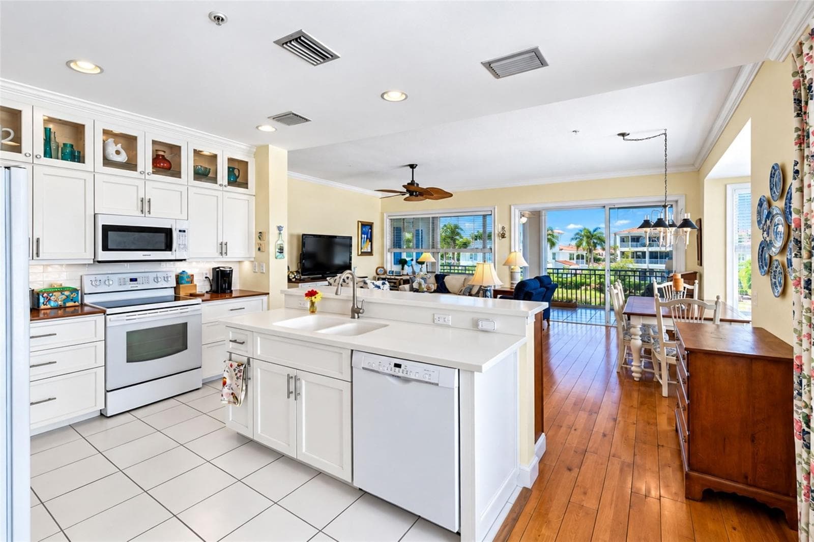 Condominium at 3444 SUNSET KEY CIR #102, PUNTA GORDA, photo 18 of 72