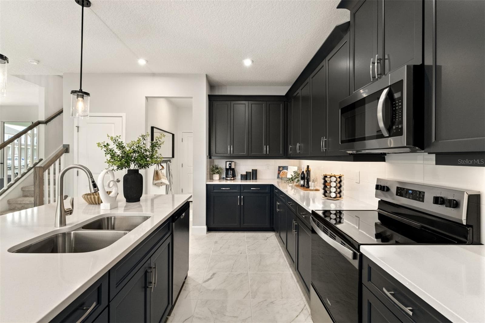 Rainwood Talquin Model Kitchen - 408 BANANA PEPPER WAY, GROVELAND