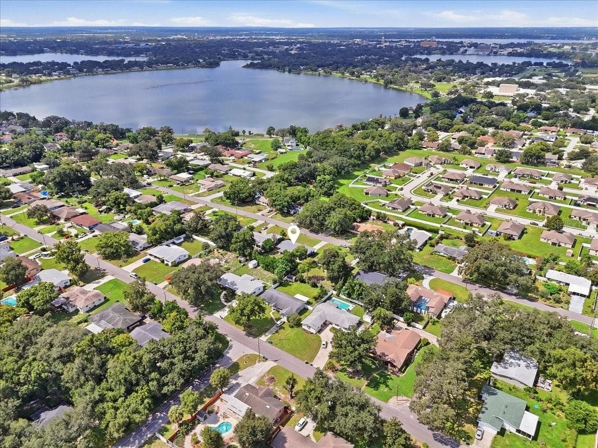 1 Mile from Polk State College - 950 14TH ST NE, WINTER HAVEN