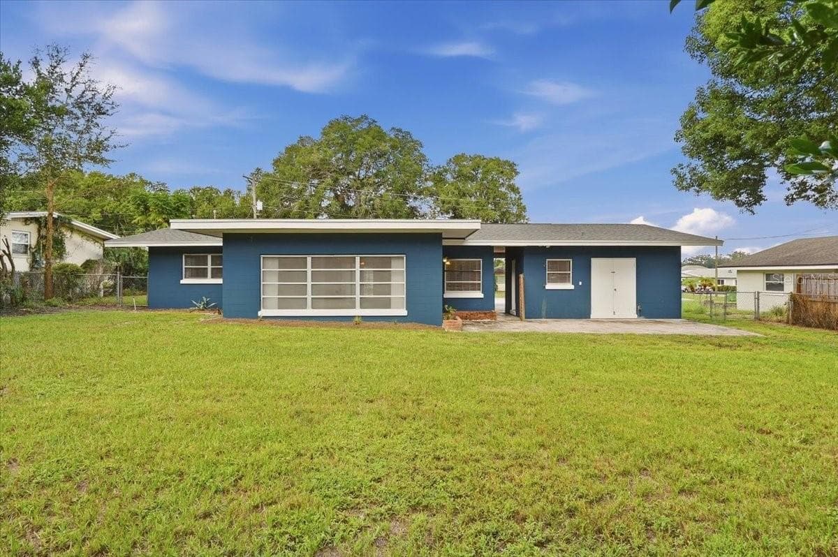 Single Family Residence at 950 14TH ST NE, WINTER HAVEN, photo 8 of 52