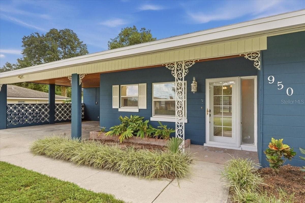 Single Family Residence at 950 14TH ST NE, WINTER HAVEN, photo 9 of 52
