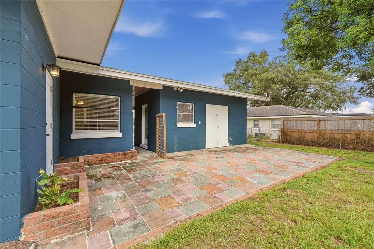 Back Patio - 950 14TH ST NE, WINTER HAVEN