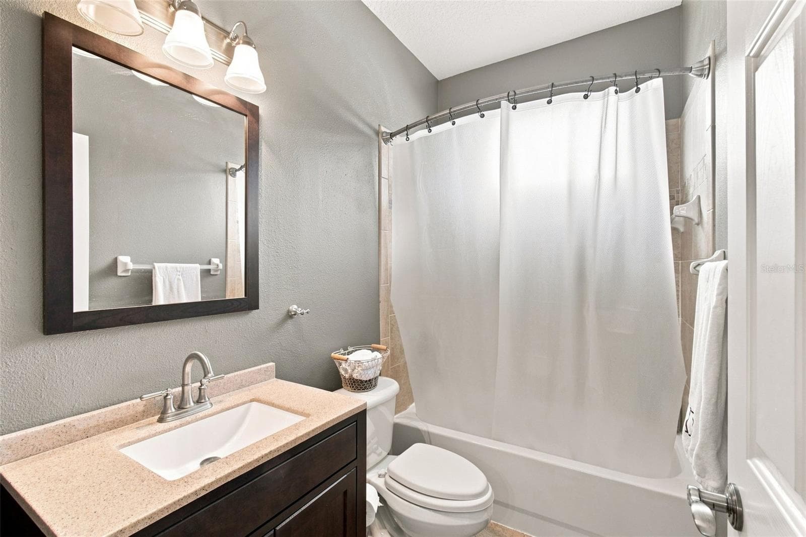 Single Family Residence at 2931 HILLSIDE RAMBLE DR, BRANDON, photo 67 of 85