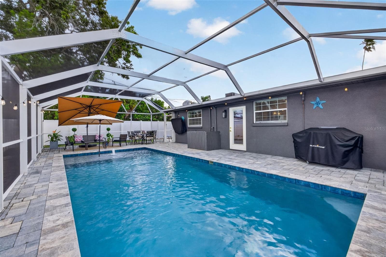 Single Family Residence at 4018 HELENA ST NE, ST PETERSBURG, photo 27 of 38