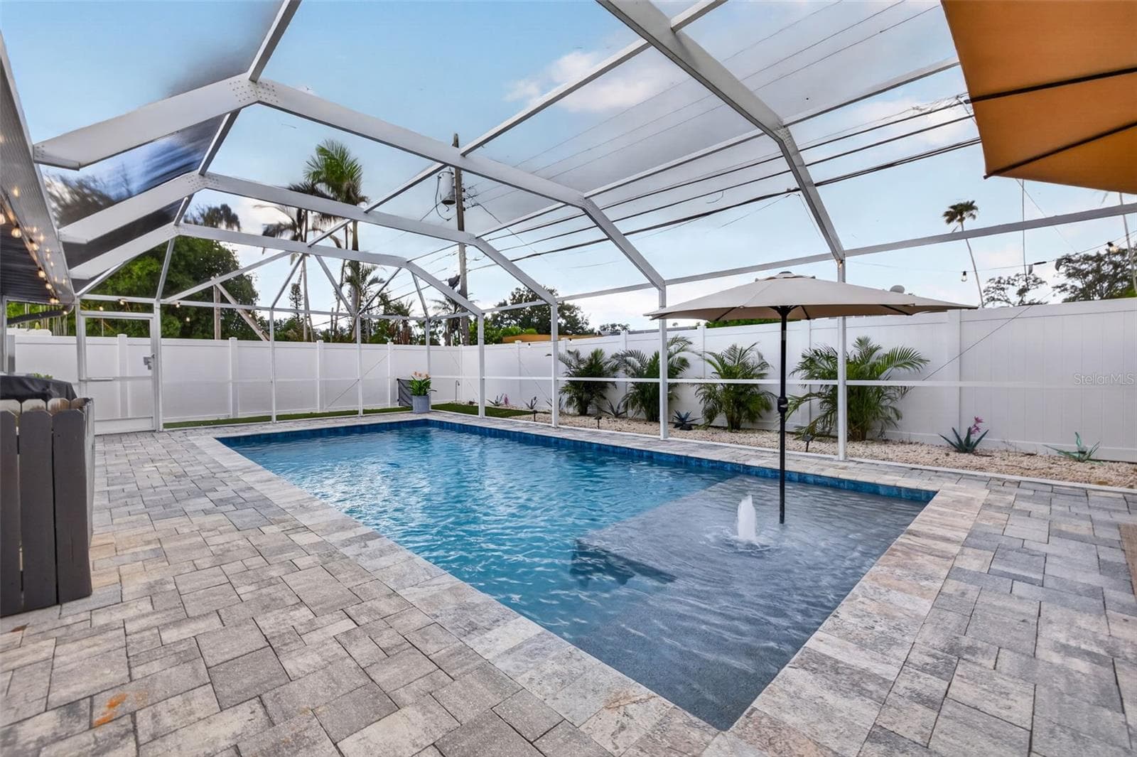 Single Family Residence at 4018 HELENA ST NE, ST PETERSBURG, photo 28 of 38