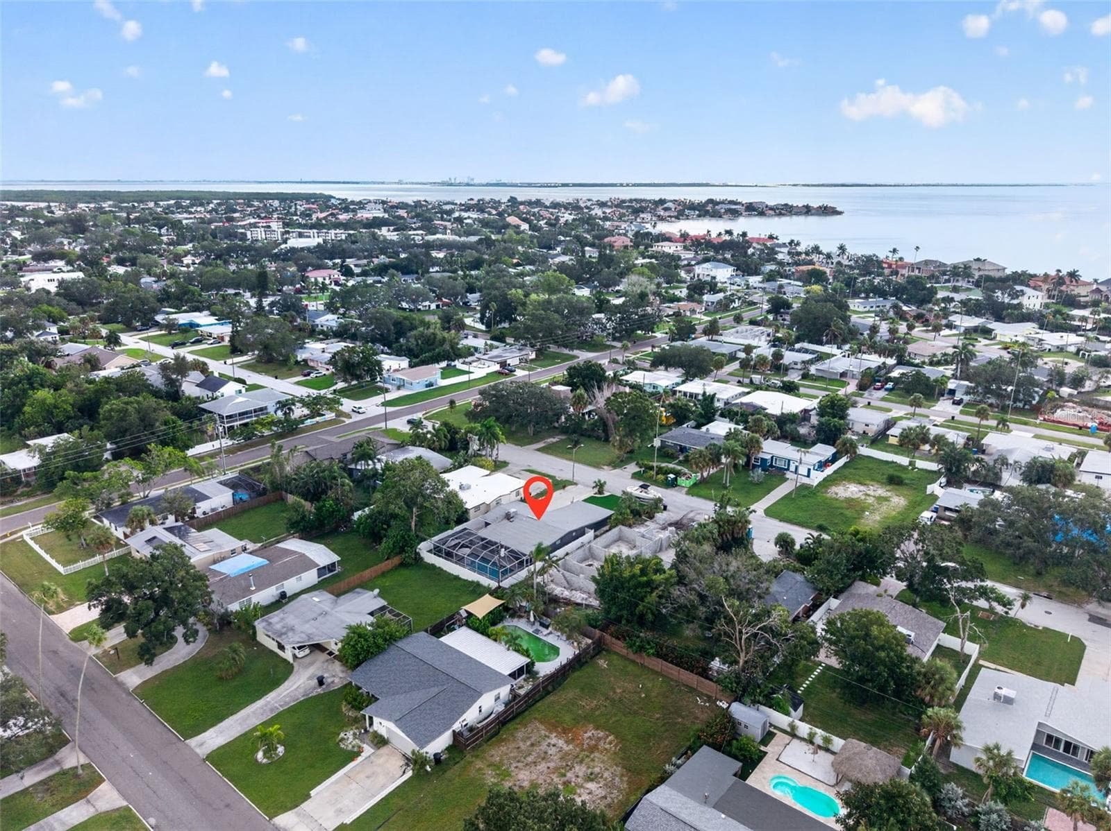 Single Family Residence at 4018 HELENA ST NE, ST PETERSBURG, photo 36 of 38
